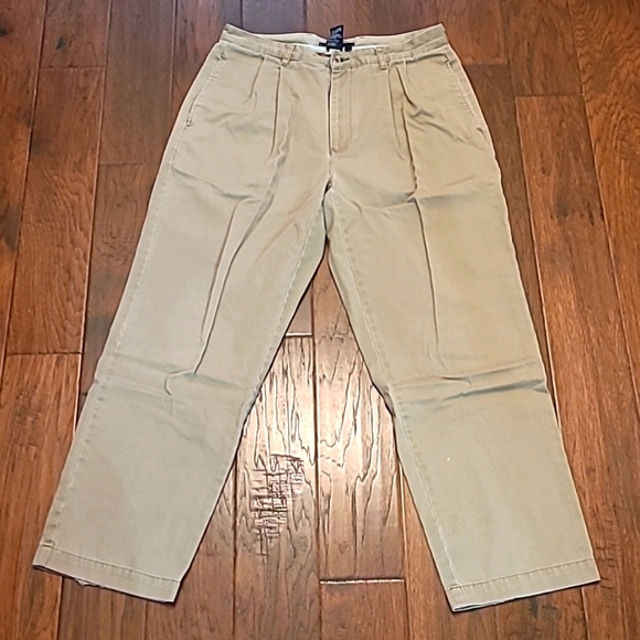 Tommy Hilfiger pleated khaki pants, size 36x32 - Picture 1 of 9
